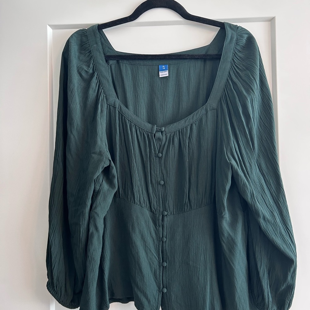 Old Navy Green Buttoned Ruched Long Sleeve Blouse